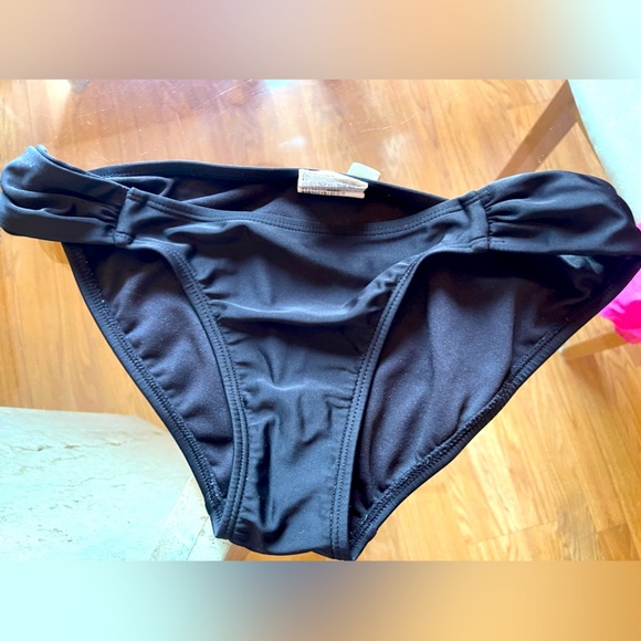 Swim suit bottom from old navy - Picture 1 of 4